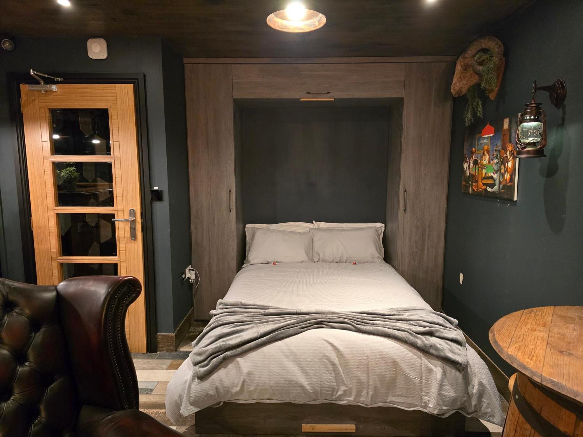 The Pub - Unique & Authentic Experience - Free Parking!, 5 Minutes From Airbus And The Mall Cribbs Bristol Exterior foto