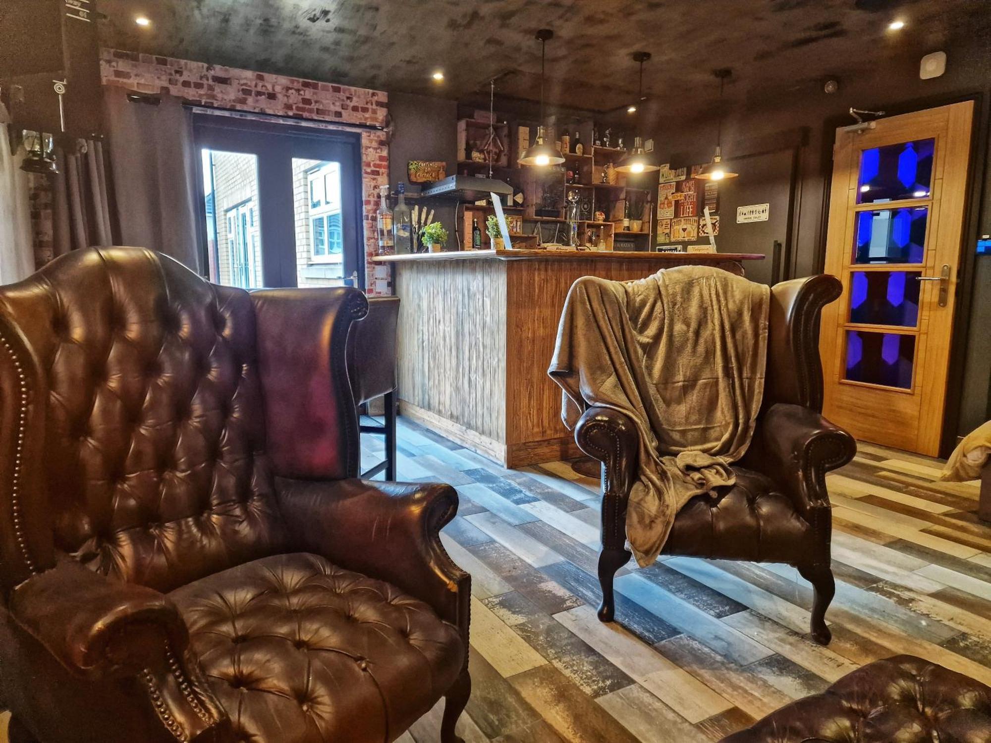 The Pub - Unique & Authentic Experience - Free Parking!, 5 Minutes From Airbus And The Mall Cribbs Bristol Exterior foto